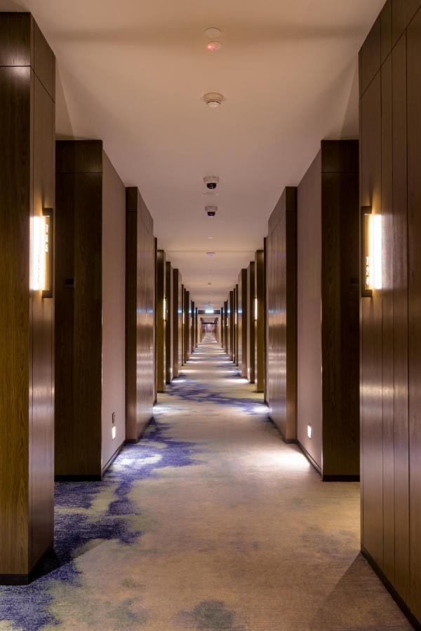 M Resort & Hotel Kuala Lumpur Eksteriør bilde A corridor at the hotel